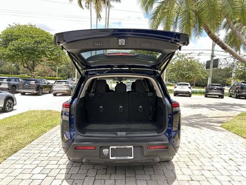 Used 2025 Nissan Pathfinder SV FWD image 28