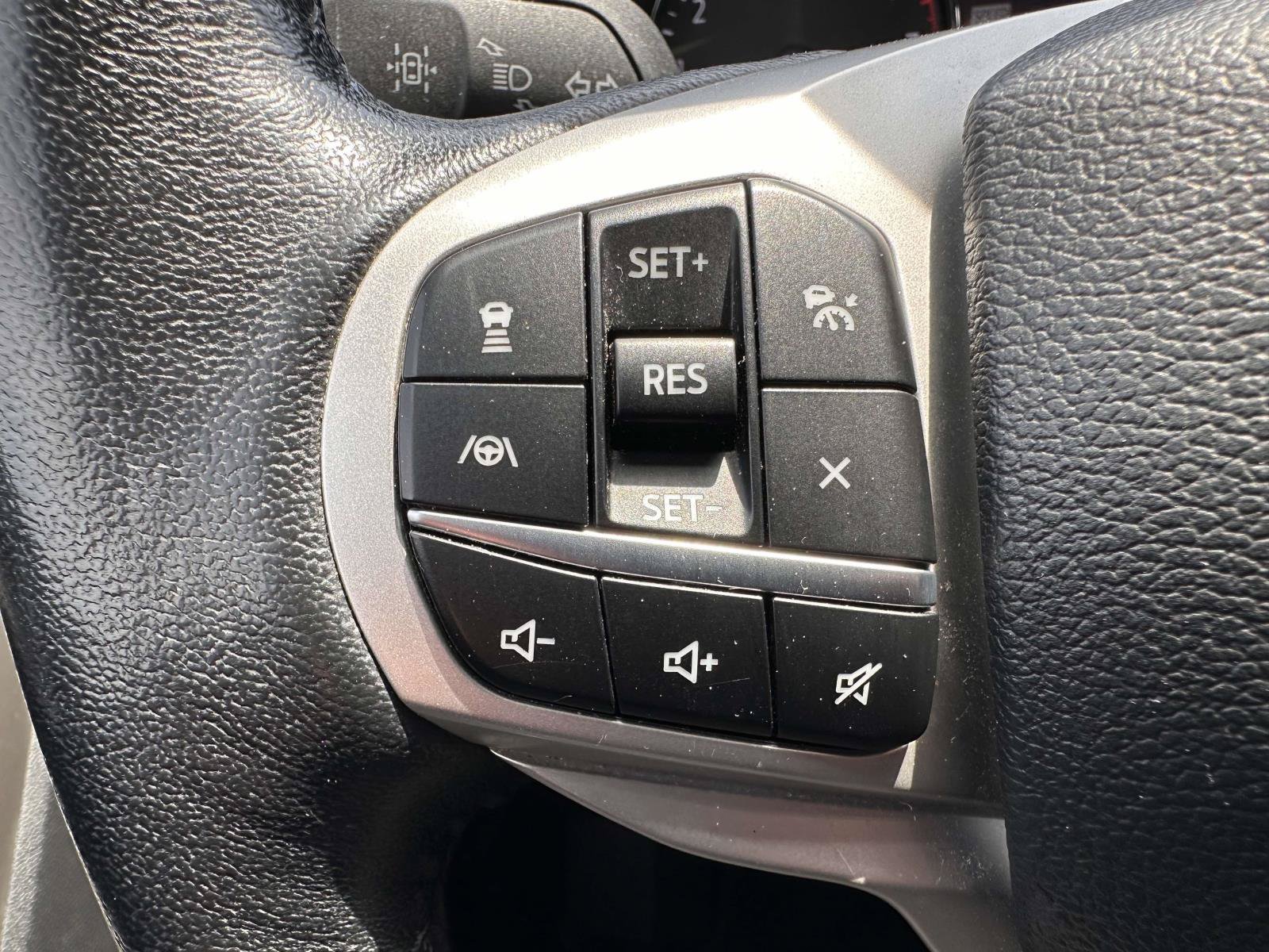 Used 2023 Ford Explorer XLT w/ Equipment Group 202A AWD/4WD image 17