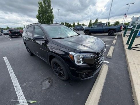 Used 2023 GMC Terrain SLE w/ Driver Convenience Package AWD/4WD image 2