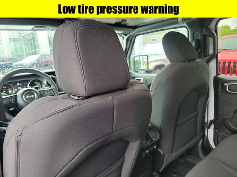 Used 2023 Jeep Wrangler Unlimited w/ Convenience Group AWD/4WD image 25