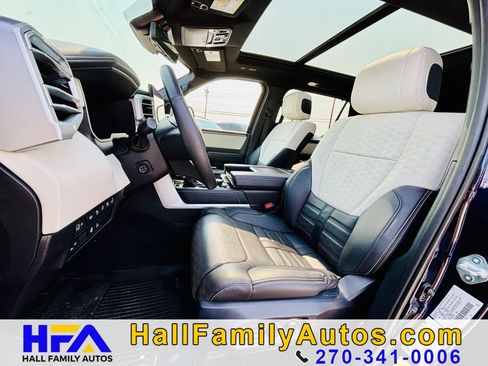 Used 2025 Toyota Sequoia Capstone AWD/4WD image 9