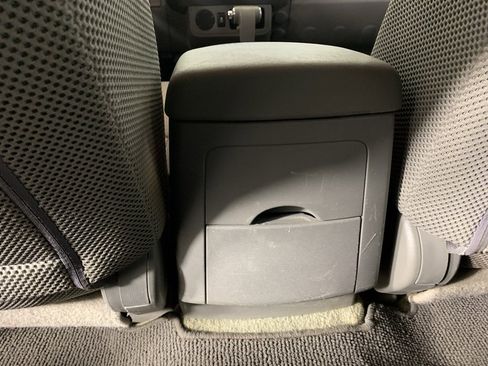 Used 2016 Nissan Frontier SV image 31