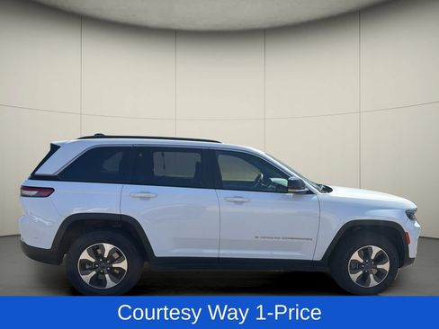 Used 2024 Jeep Grand Cherokee Limited 4xe AWD/4WD image 11