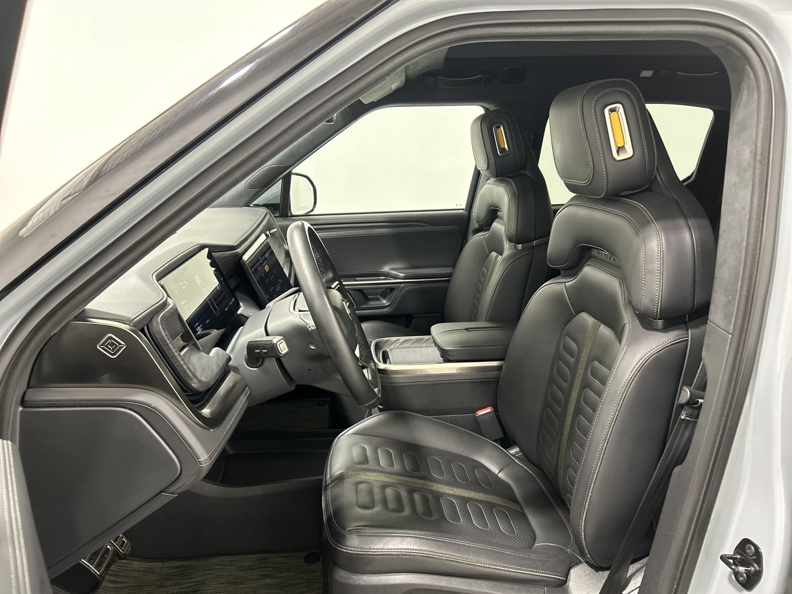 Used 2023 Rivian R1T Adventure Dual AWD/4WD image 20