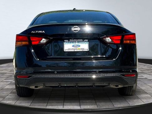 Used 2025 Nissan Altima 2.5 SV FWD image 5