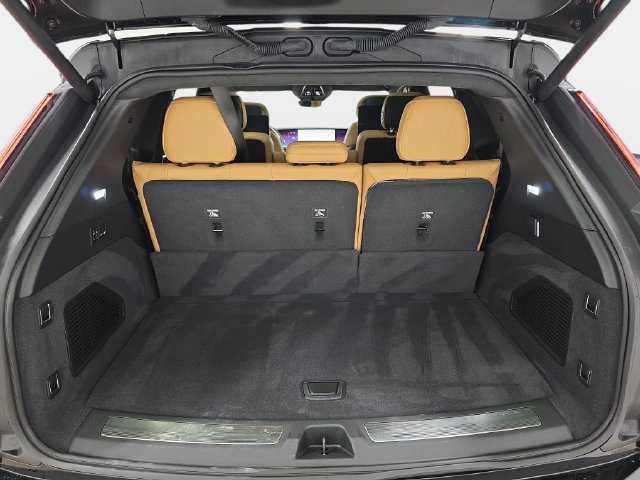Certified 2025 Cadillac Escalade IQ Sport 2 AWD/4WD image 35
