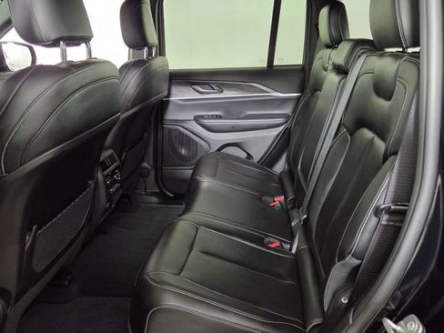 Used 2024 Jeep Grand Cherokee Limited w/ Black Appearance Package AWD/4WD image 29