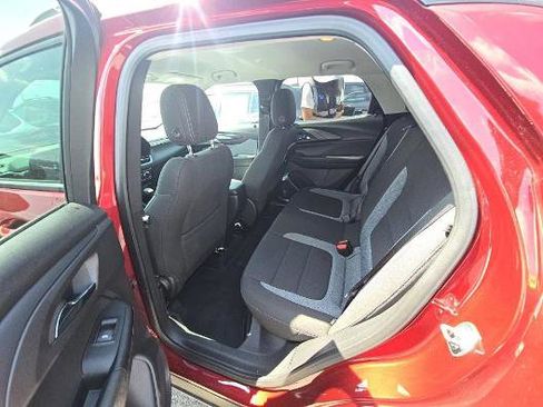 Used 2025 Chevrolet TrailBlazer LT FWD image 7