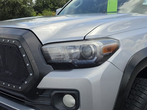 Used 2016 Toyota Tacoma SR5 RWD image 13