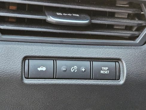 Used 2025 Nissan Altima 2.5 SV FWD image 22