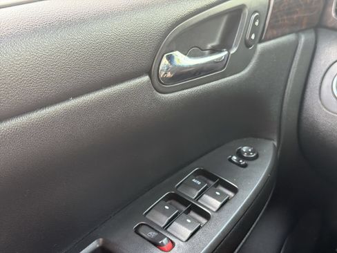 Used 2012 Chevrolet Impala LT FWD image 22