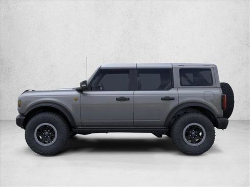 New 2025 Ford Bronco Badlands image 3