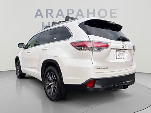 Used 2016 Toyota Highlander XLE AWD/4WD image 3
