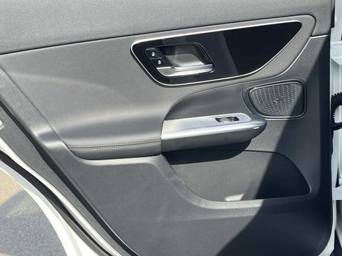 Used 2025 Mercedes-Benz GLC 300 image 15