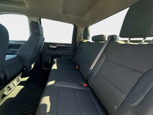 Used 2025 Chevrolet Silverado 2500 LT w/ Convenience Package image 14