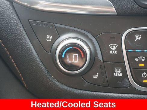 Used 2018 Chevrolet Equinox Premier AWD/4WD image 8