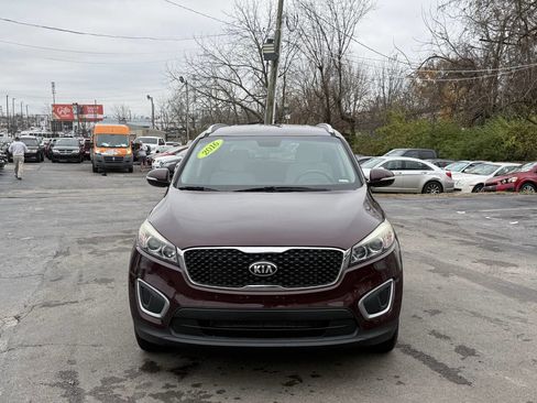 Used 2016 Kia Sorento LX w/ LX Convenience Package image 2