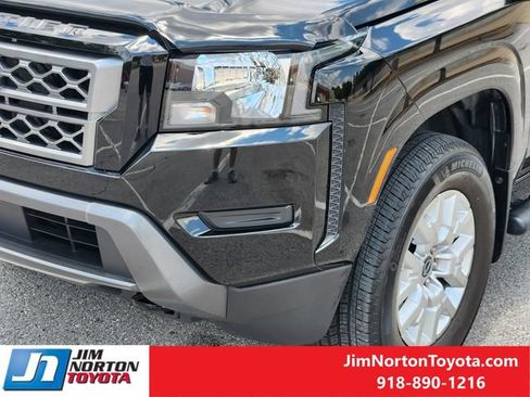 Used 2023 Nissan Frontier SV w/ Tow Package AWD/4WD image 9