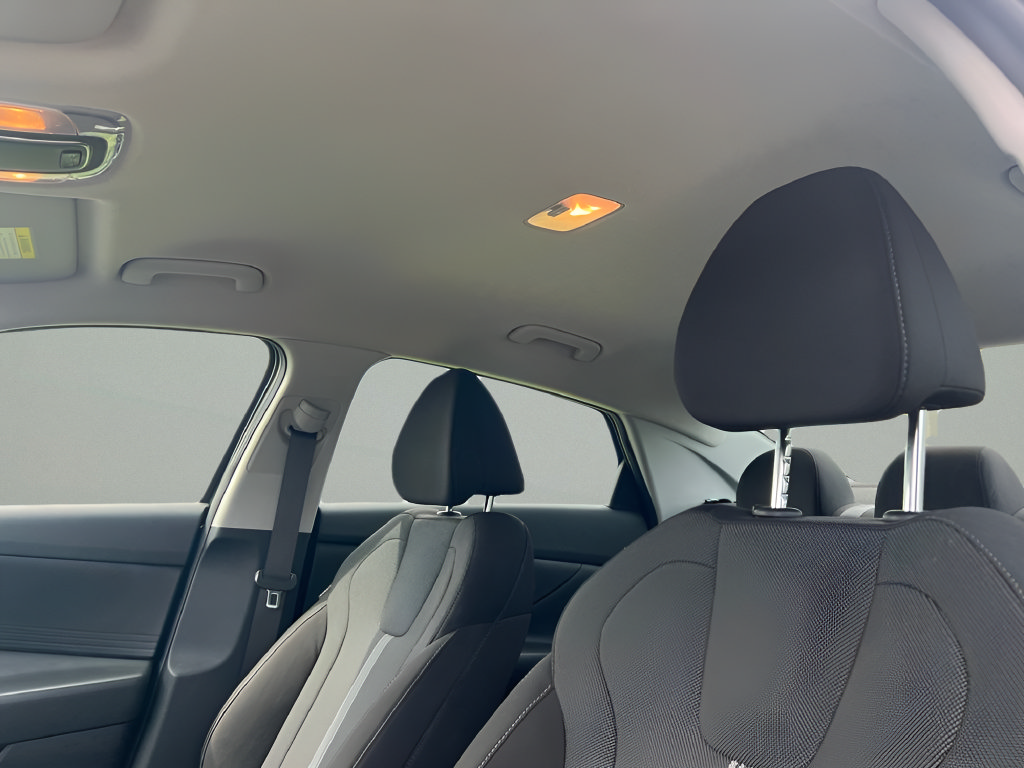 Certified 2026 Hyundai Elantra SE FWD image 15