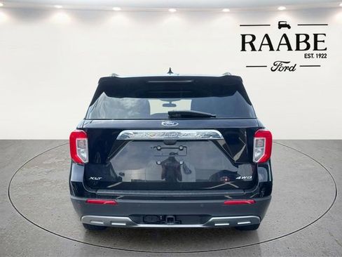 Used 2023 Ford Explorer XLT w/ Equipment Group 202A AWD/4WD image 16