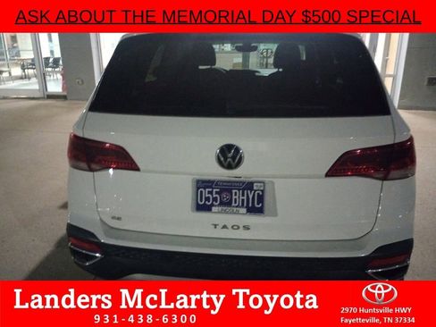 Used 2023 Volkswagen Taos SE w/ Panoramic Sunroof Package FWD image 6