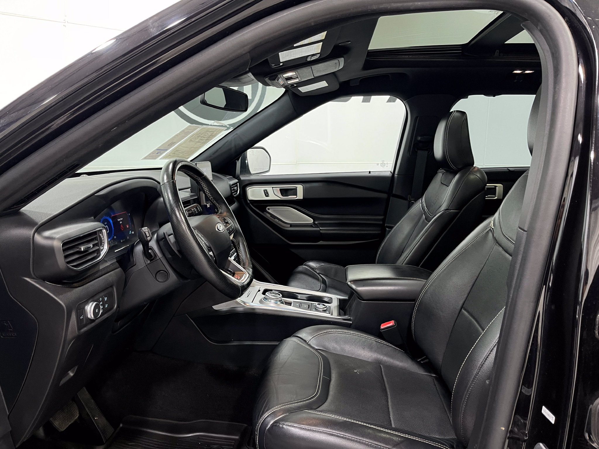 Used 2020 Ford Explorer ST w/ Premium Technology Package AWD/4WD image 13