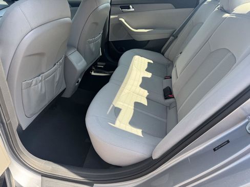 Used 2017 Hyundai Sonata SE FWD image 16