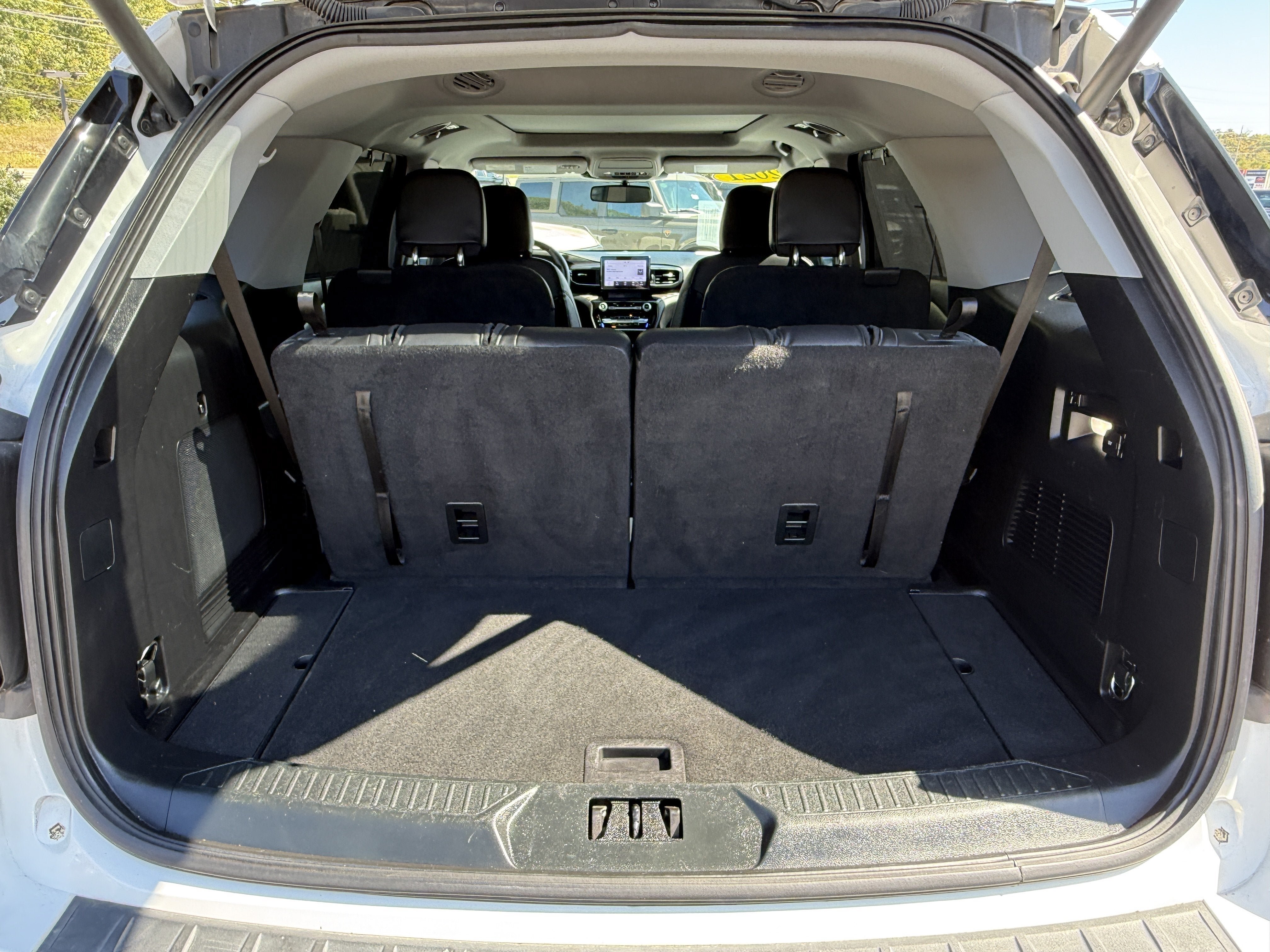Used 2021 Ford Explorer Limited w/ Class III Trailer Tow Package AWD/4WD image 13
