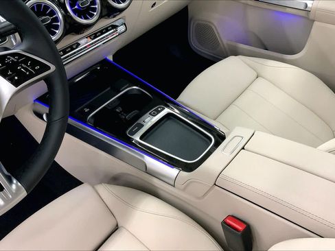 Used 2026 Mercedes-Benz GLB 250 image 25