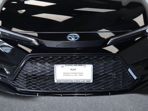 Used 2024 Toyota Corolla SE w/ SE Package FWD image 11