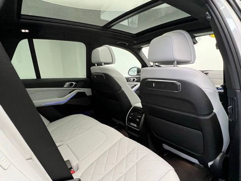 Used 2024 BMW X5 sDrive40i w/ Premium Package RWD image 8