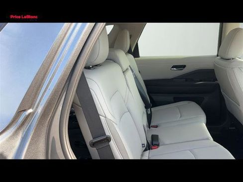 New 2026 Nissan Pathfinder SL FWD image 42
