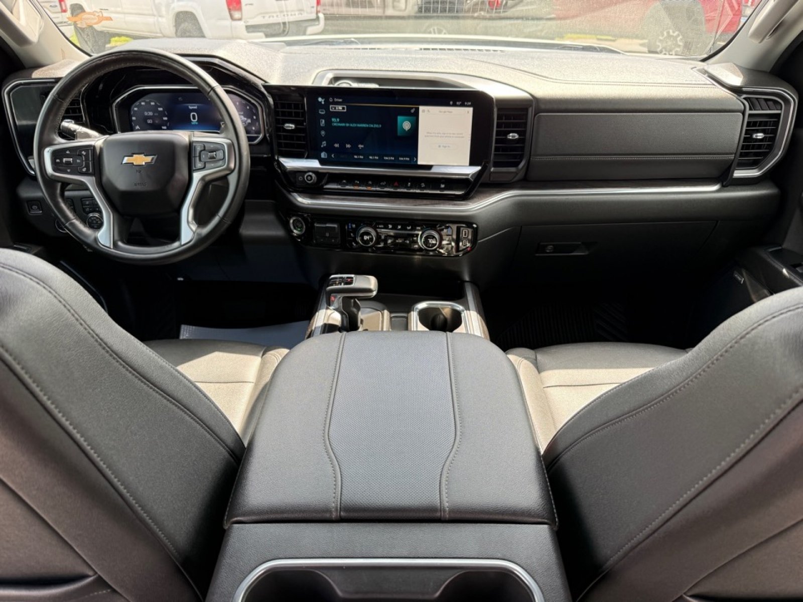 Used 2023 Chevrolet Silverado 1500 LTZ w/ LTZ Convenience Package II AWD/4WD image 10