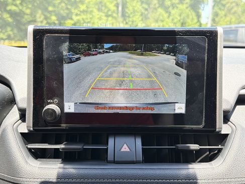 Used 2025 Toyota RAV4 LE AWD/4WD image 7