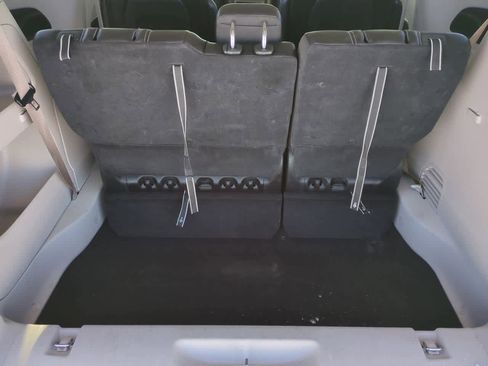 Used 2024 Chrysler Pacifica Touring-L image 25