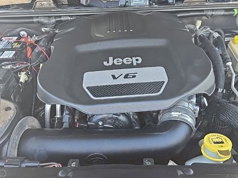Used 2016 Jeep Wrangler Unlimited Rubicon AWD/4WD image 21