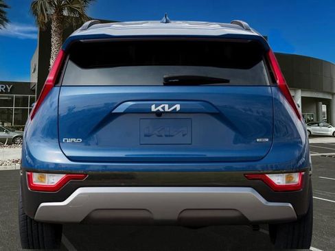 New 2025 Kia Niro EX Touring image 15