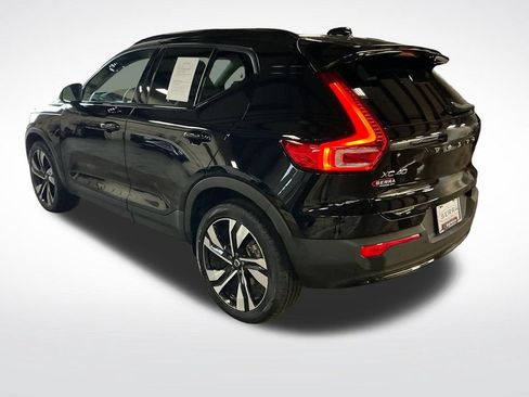 Certified 2023 Volvo XC40 B5 Plus w/ Protection Package Premier AWD/4WD image 4