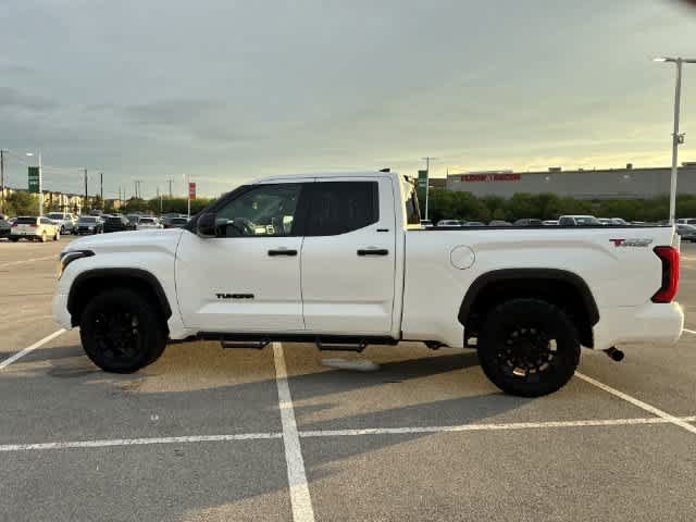 Used 2022 Toyota Tundra SR5 RWD image 3