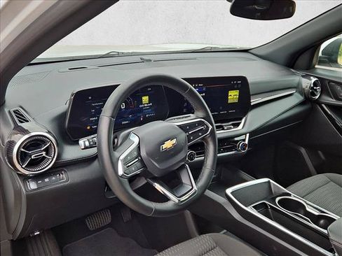 Used 2025 Chevrolet Equinox LT AWD/4WD image 10