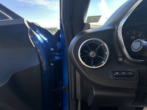 Used 2016 Chevrolet Camaro SS image 13