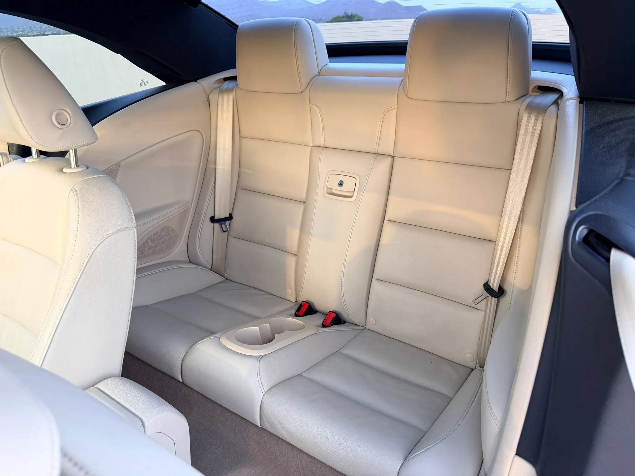 Used 2014 Volkswagen Eos Executive FWD image 15