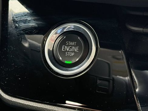 Used 2025 Buick Envision Preferred AWD/4WD image 24