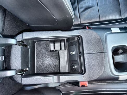 Used 2022 Ford Mustang Shelby GT500 w/ Technology Package image 24