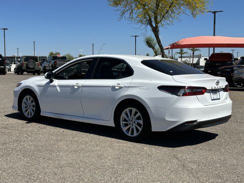 Used 2022 Toyota Camry LE w/ Carpet Mat Package (TMS) image 4