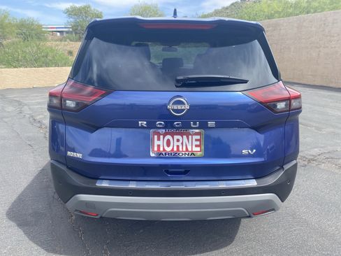Used 2023 Nissan Rogue SV image 3