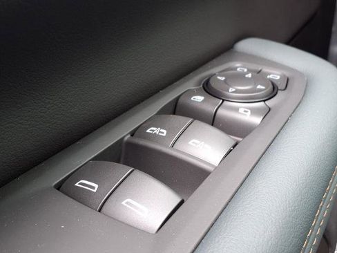 New 2026 GMC Yukon XL AT4 w/ AT4 Premium Plus Package AWD/4WD image 17