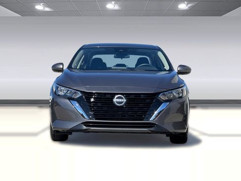 Used 2025 Nissan Sentra SV FWD image 5