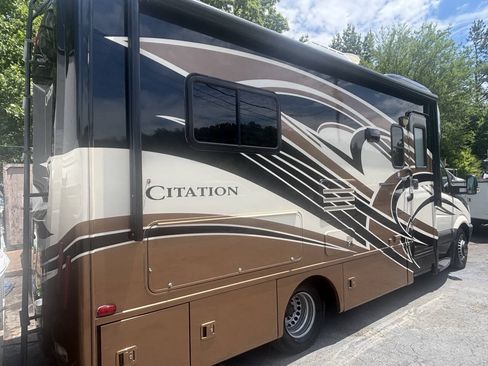 Used 2013 Mercedes-Benz Sprinter 3500 image 4