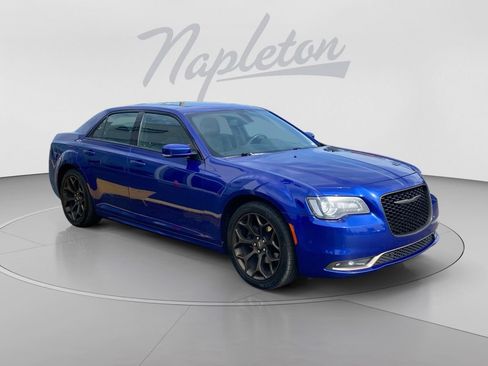 Used 2020 Chrysler 300 S w/ 300S Premium Group 2 RWD image 3